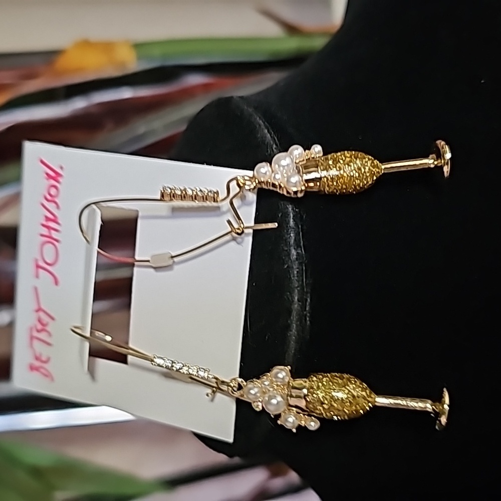Betsey Johnson Champagne Dangle Earrings - Picture 5 of 16